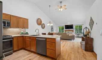 4490 W TRASINO Way, Appleton, WI 54913
