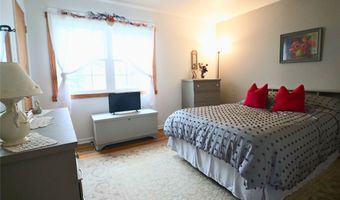 506 12th Ave NW, Altoona, IA 50009