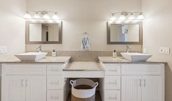 701 Fino Gln, Escondido, CA 92025