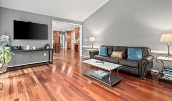 3801 WASHINGTON WOODS Dr, Alexandria, VA 22309