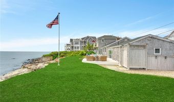 10 Calef Ave, Narragansett, RI 02882