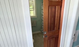 64 Oxford St, Augusta, ME 04330