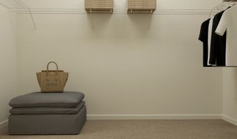 2040 Cosman Way, Algonquin, IL 60102