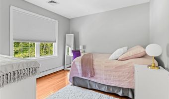 45 Silo Dr, Cranston, RI 02921