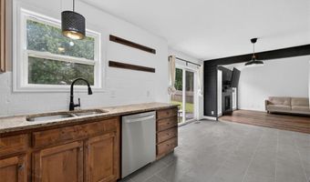 16913 Juniper Dr, Basehor, KS 66007