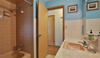 714 Island Ct, Columbus, OH 43214
