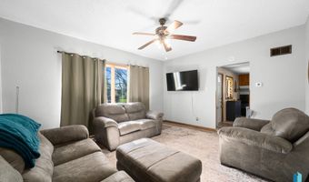 111 S Walnut Ave, Bridgewater, SD 57319