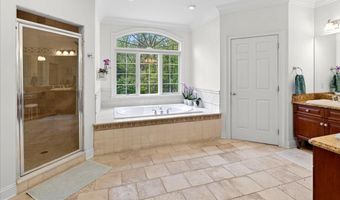 3 RAYMOND Ln, Belle Mead, NJ 08502