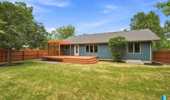 917 E Heatherwood Dr, Brandon, SD 57005