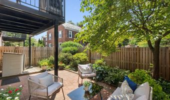2824 S ABINGDON St A2, Arlington, VA 22206