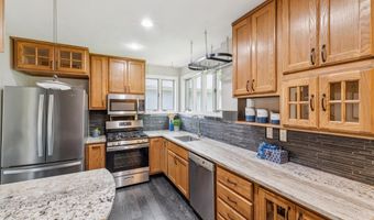 2431 N NOTTINGHAM St, Arlington, VA 22207