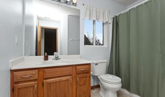 1003 10th Ave SE, Altoona, IA 50009