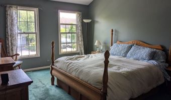 1900 Waverly Ln, Algonquin, IL 60102