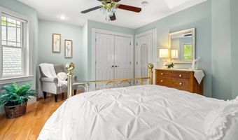52 Hardy Rd, Bedford, NH 03110