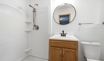 1097 Oak Tree Rd, Akron, OH 44320