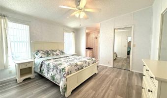 209 N SAINT THOMAS Cir, Apollo Beach, FL 33572