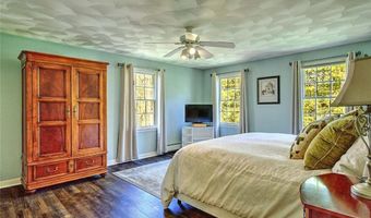 235 Holly Hills Ln, North Kingstown, RI 02874