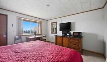 101 N Park Ave, Broadus, MT 59317