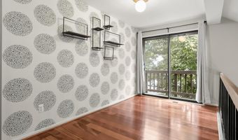 6356 11TH Rd N, Arlington, VA 22205