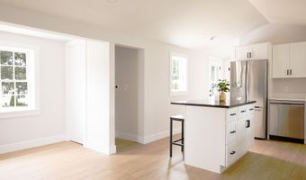 9 2nd St, Bourne, MA 02532
