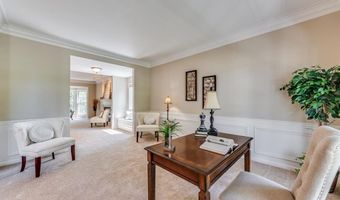 1515 Dietrich Glen Dr, Ballwin, MO 63021