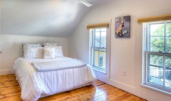 75 Mary St, Newport, RI 02840
