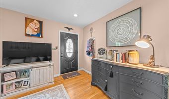 1885 Stabler Rd, Akron, OH 44313