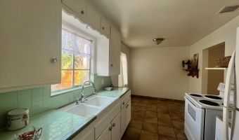 305 MADISON St NE, Albuquerque, NM 87108