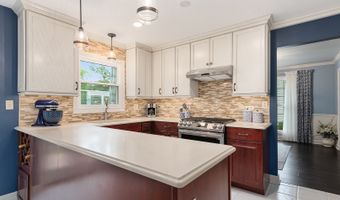 1860 Haverford Dr, Algonquin, IL 60102