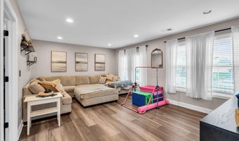 5 Sloop Ct, Barnegat, NJ 08005