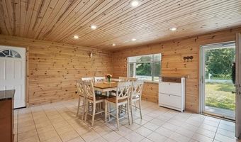 583 Market St, Algonac, MI 48001