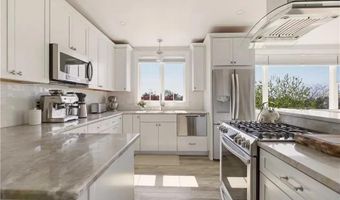 419 Broadway 5, Newport, RI 02840