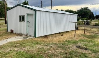 20 1st Ave E, Deaver, WY 82421