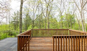 3949 Waldenwood Dr, Ann Arbor, MI 48105