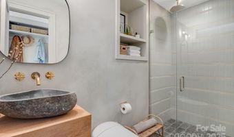 22 Kenilwood Pl, Asheville, NC 28803