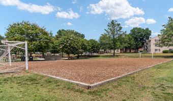 2504 WINDBREAK Dr, Alexandria, VA 22306