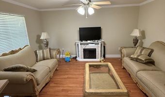 612 Esplanade Ave, Bay St. Louis, MS 39520