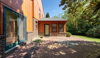 3908 SHORT HILL Dr, Allentown, PA 18104