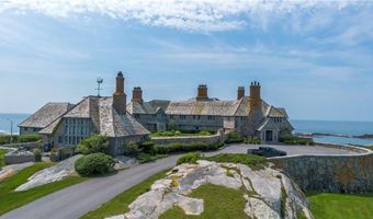 57 Ledge Rd 2, Newport, RI 02840