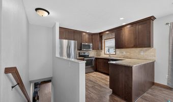 109 E Ponderosa Cir, Brandon, SD 57005