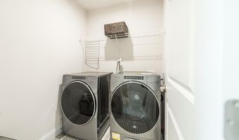 3075 N Spurway Dr, Ann Arbor, MI 48105