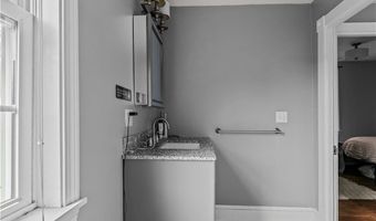 12 Callender Ave, Newport, RI 02840