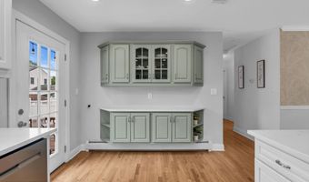55 Drift Rd, Belford, NJ 07718