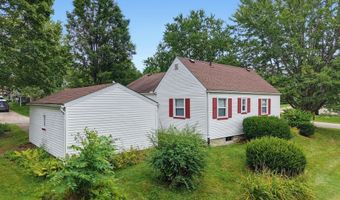 2755 Springfield Lake Dr, Akron, OH 44312