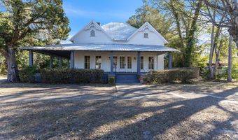 411 S Hutchinson Ave, Adel, GA 31620