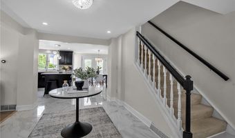 10 San Mateo Ct, Amherst, NY 14051