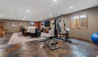 1415 Nicklaus Dr, Aberdeen, SD 57401