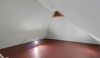 556 Sandra Pl, Teaneck, NJ 07666