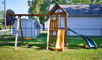 104 Grove Ave, Alma, MI 48801
