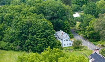 53 Henry St, Amherst, MA 01002